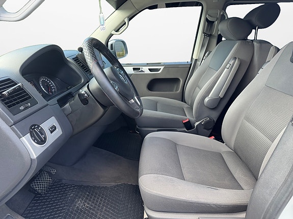 Volkswagen Multivan 11 of 21