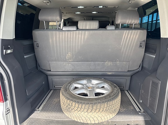 Volkswagen Multivan 21 of 21