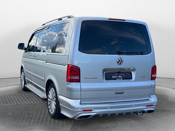 Volkswagen Multivan 6 of 21