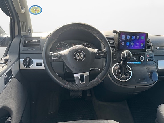 Volkswagen Multivan 13 of 21