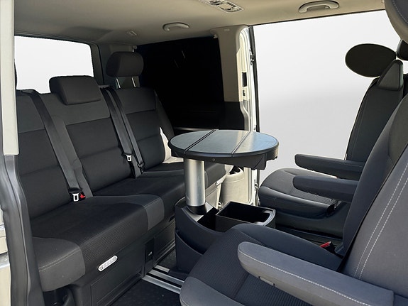 Volkswagen Multivan 4 of 21