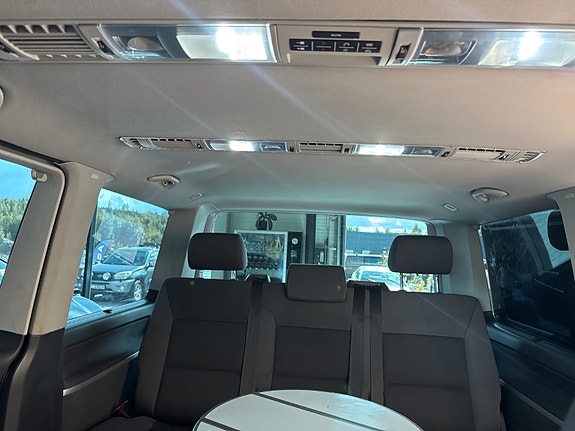 Volkswagen Multivan 17 of 21
