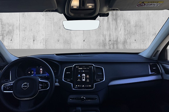 Volvo XC90 10 of 29