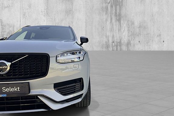 Volvo XC90 5 of 29