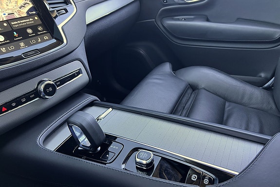 Volvo XC90 18 of 29