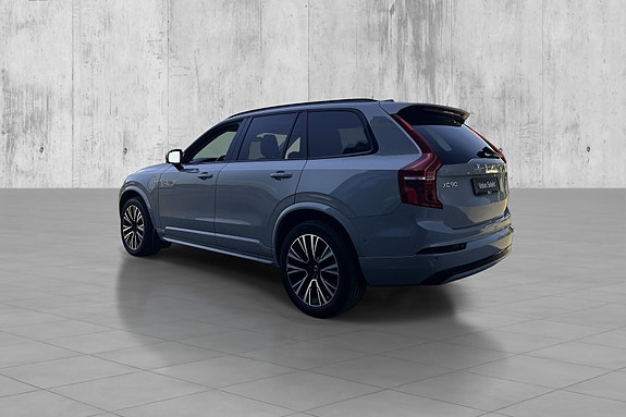 Volvo XC90 6 of 29