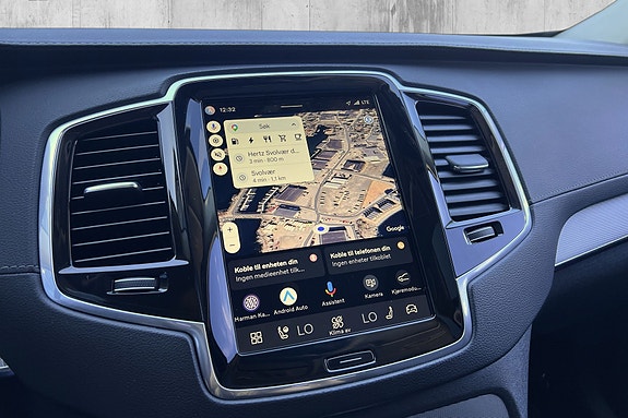 Volvo XC90 15 of 29