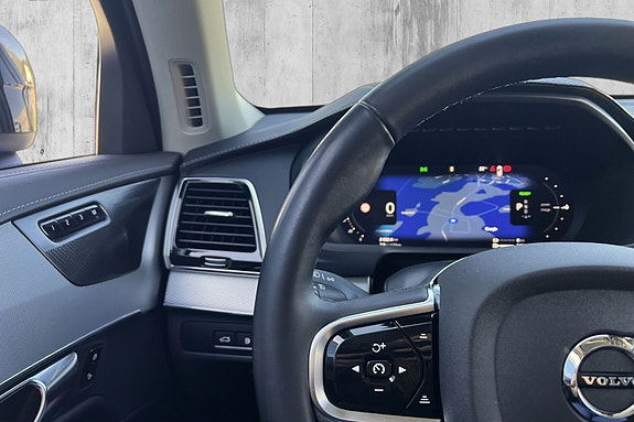 Volvo XC90 12 of 29
