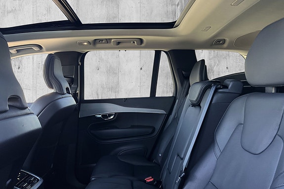 Volvo XC90 22 of 29