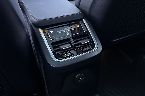 Volvo XC90 20 of 29