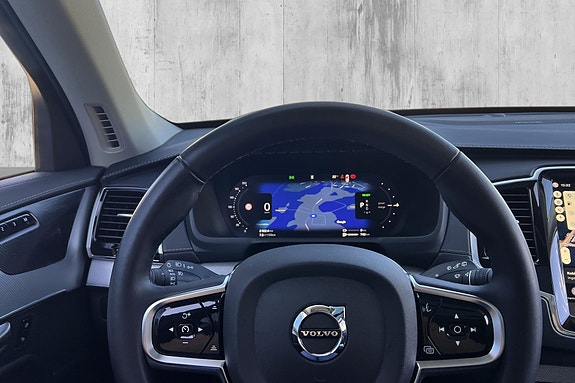 Volvo XC90 13 of 29