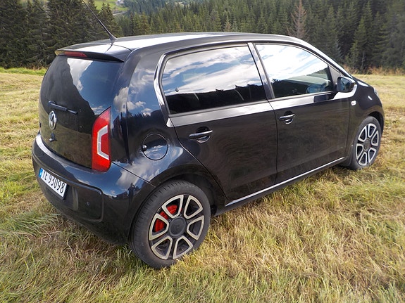 Volkswagen UP! 2 of 29