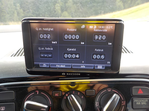 Volkswagen UP! 16 of 29