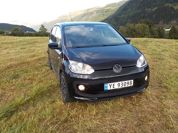 Volkswagen UP! 4 of 29