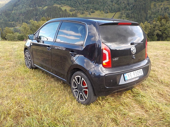 Volkswagen UP! 6 of 29