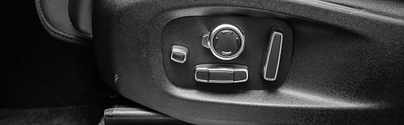 Land Rover Range Rover Sport 18 of 30