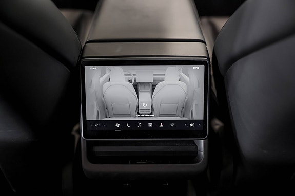 Tesla Model 3 14 of 20