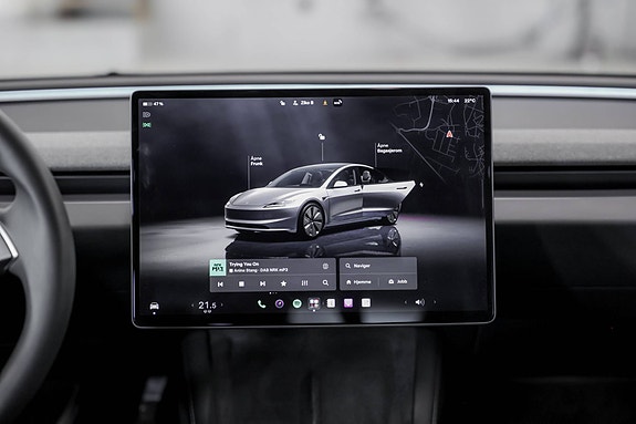 Tesla Model 3 12 of 20