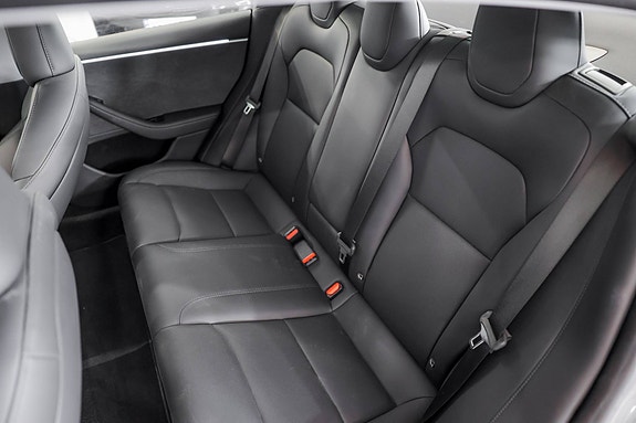 Tesla Model 3 16 of 20
