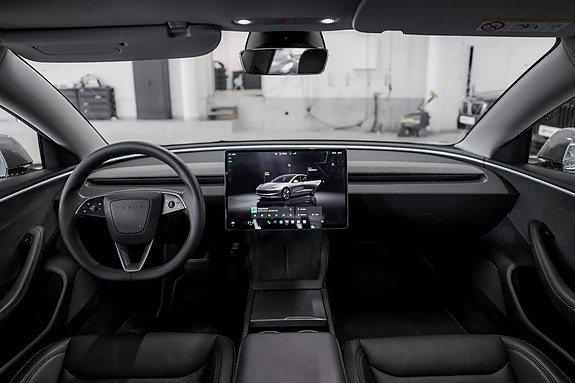 Tesla Model 3 9 of 20
