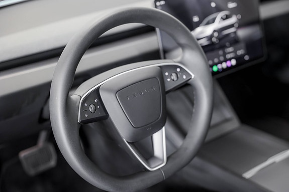 Tesla Model 3 10 of 20