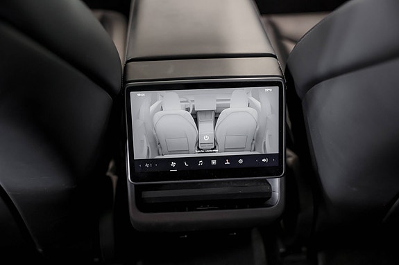 Tesla Model 3 13 of 20