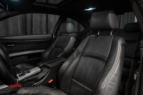 BMW 335i 24 of 30