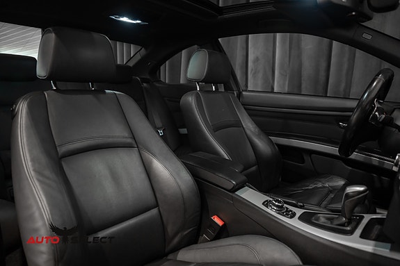 BMW 335i 19 of 30