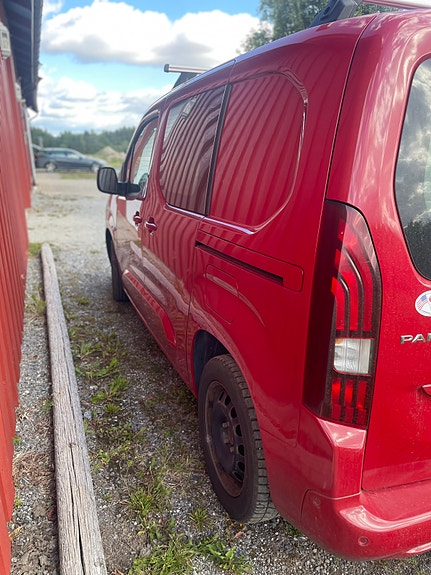 Peugeot Partner 4 of 8