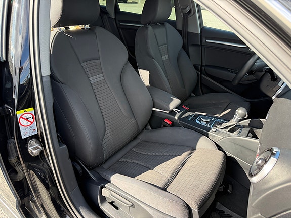 Audi e-tron 7 of 12