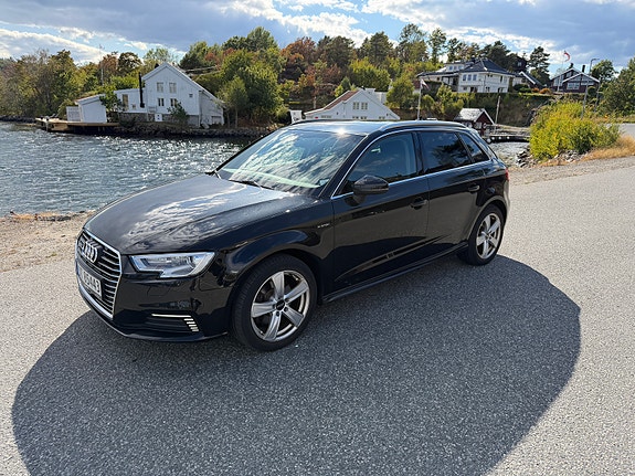 Audi e-tron 3 of 12