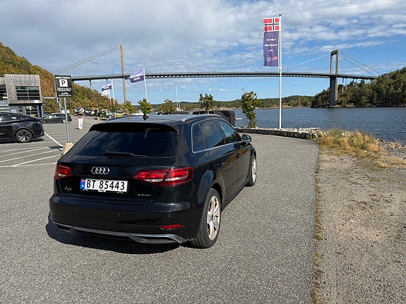 Audi e-tron 5 of 12
