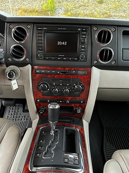 Jeep Commander 9 of 16