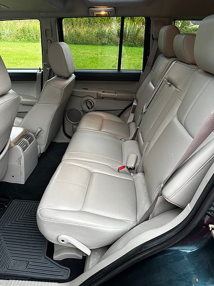 Jeep Commander 12 of 16