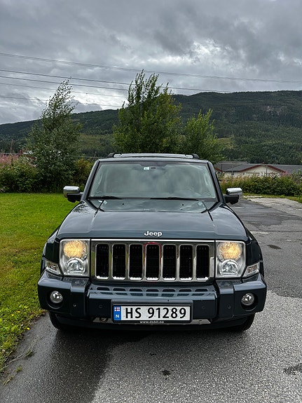 Jeep Commander 2 of 16