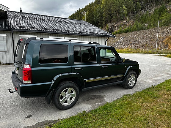 Jeep Commander 5 of 16