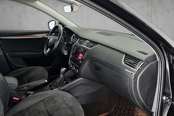 Skoda Octavia Scout 14 of 30