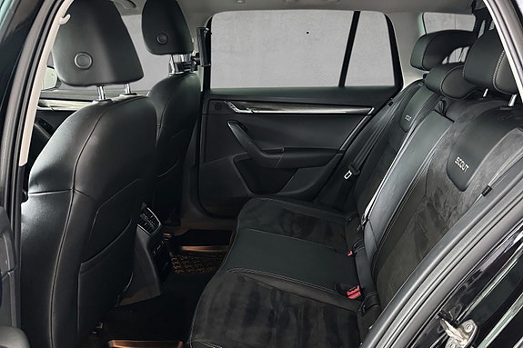 Skoda Octavia Scout 20 of 30