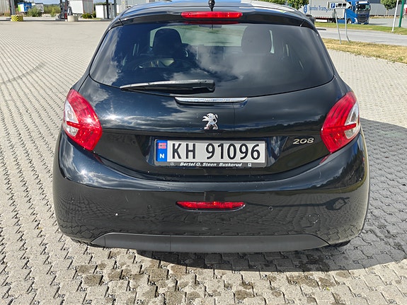 Peugeot 208 5 of 19