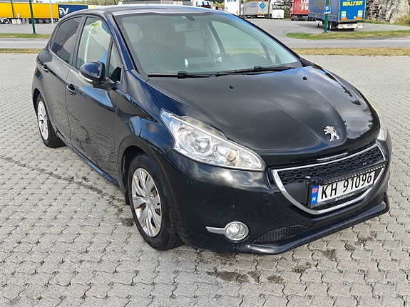 Peugeot 208 9 of 19