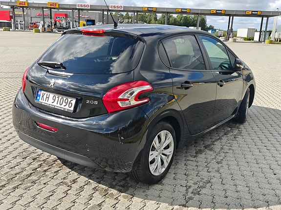 Peugeot 208 6 of 19