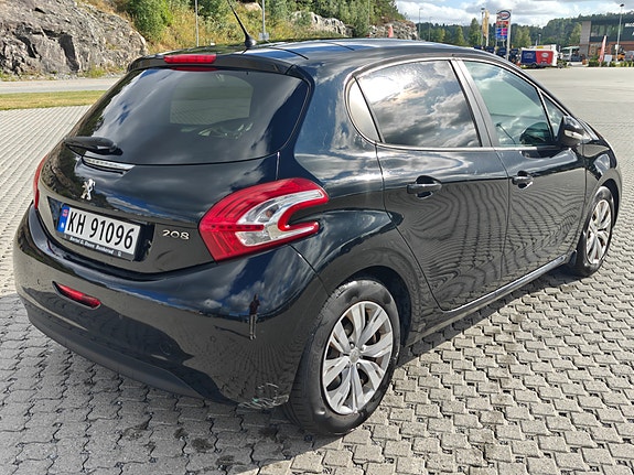 Peugeot 208 13 of 19
