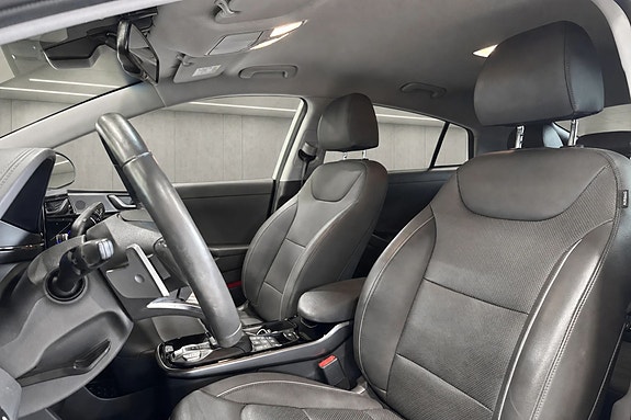 Hyundai IONIQ 13 of 20