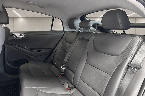 Hyundai IONIQ 17 of 20