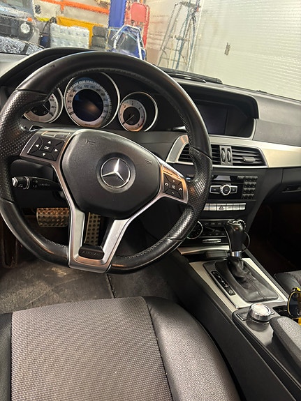 Mercedes-Benz C250 d 7 of 16