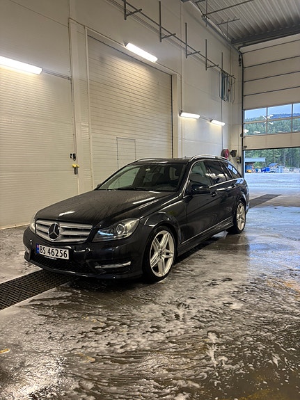 Mercedes-Benz C250 d 2 of 16