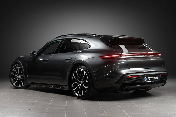 Porsche Taycan Cross Turismo 11 of 30