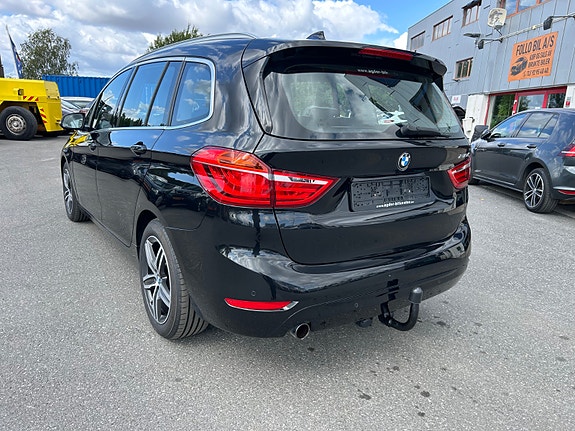 BMW 218d 11 of 30