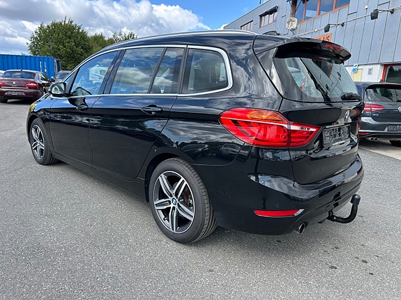 BMW 218d 10 of 30