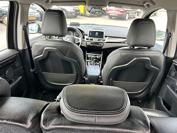 BMW 218d 20 of 30